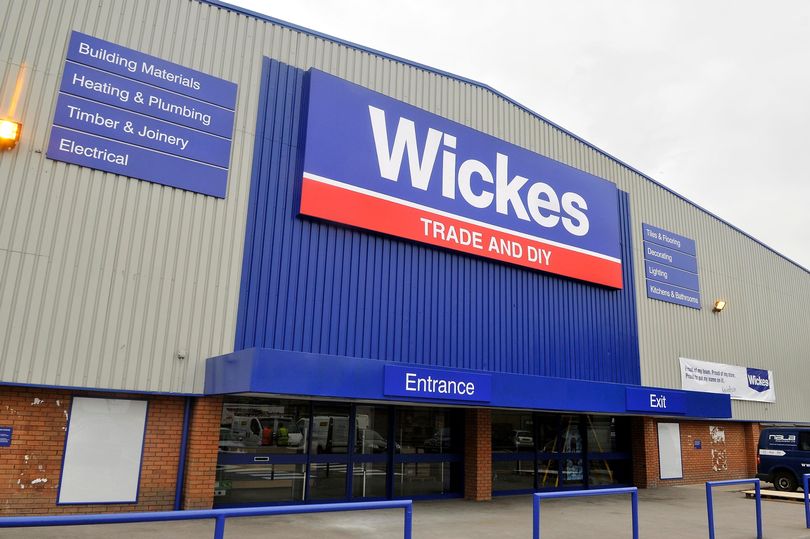 wickes opening times